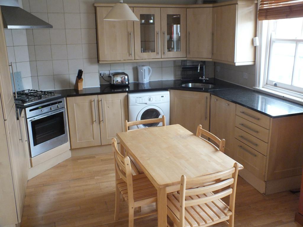 Access Earls Court Apartment London Ruang foto