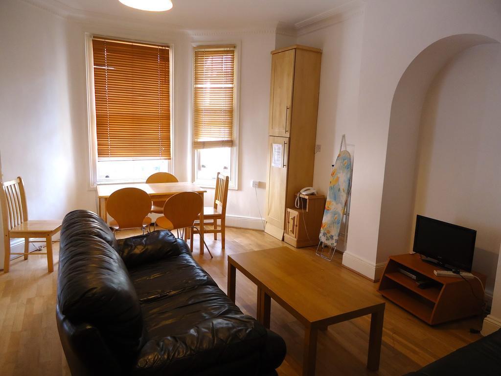Access Earls Court Apartment London Ruang foto